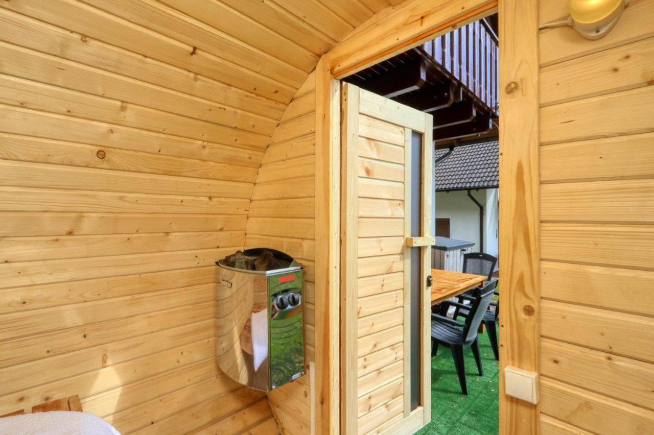 Seepark Kirchheim Ferienhaus Bei Vera Mit Sauna エクステリア 写真