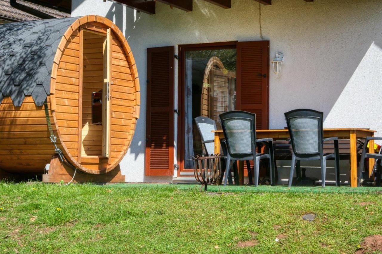 Seepark Kirchheim Ferienhaus Bei Vera Mit Sauna エクステリア 写真