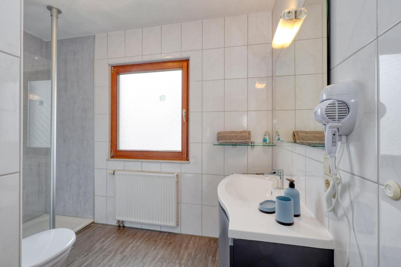 Seepark Kirchheim Ferienhaus Bei Vera Mit Sauna エクステリア 写真