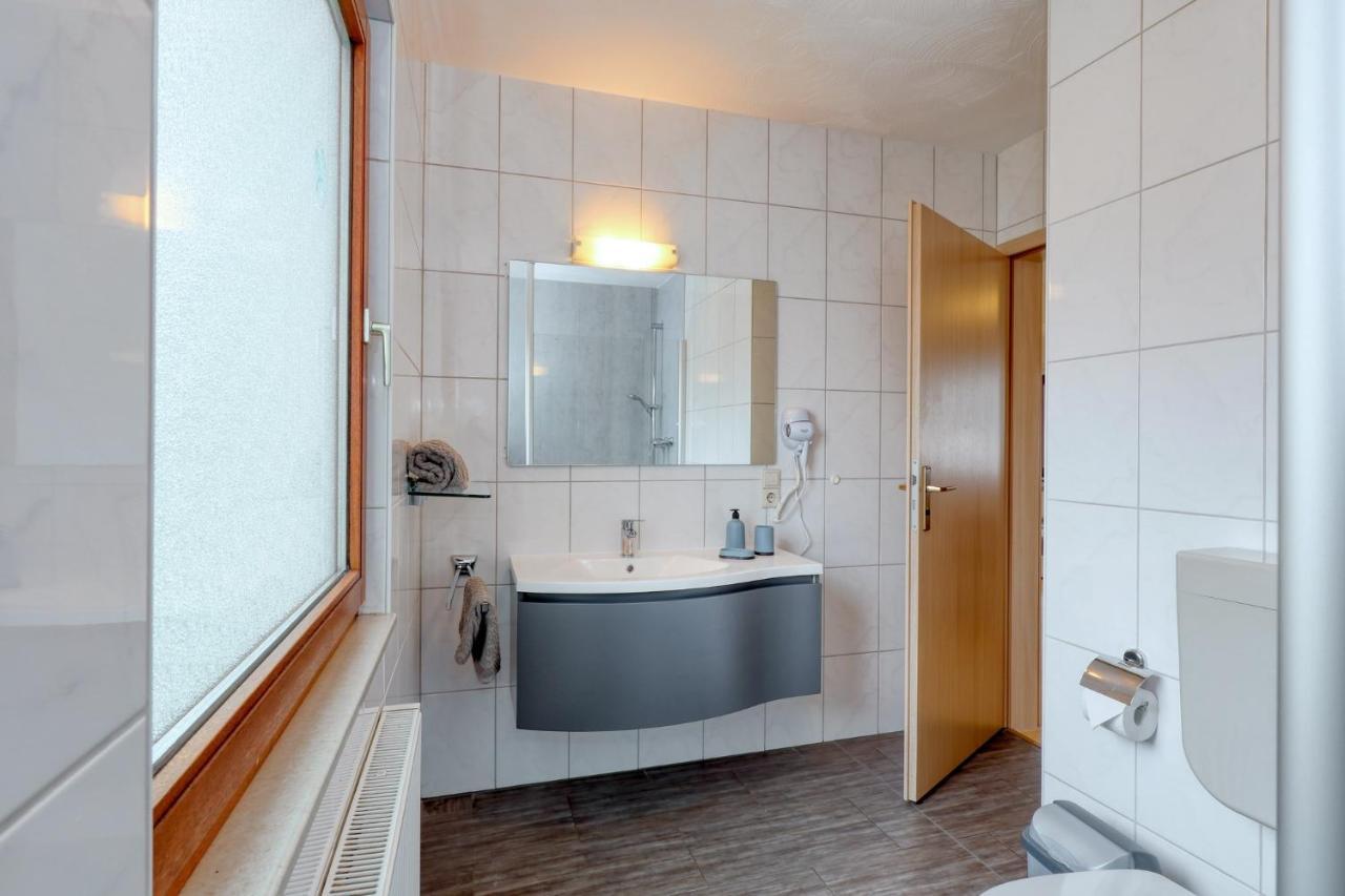 Seepark Kirchheim Ferienhaus Bei Vera Mit Sauna エクステリア 写真